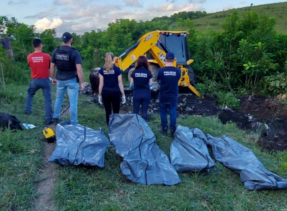Polícia Civil encontra quatro corpos ocultados no bairro Ulisses Guimarães em Joinville
