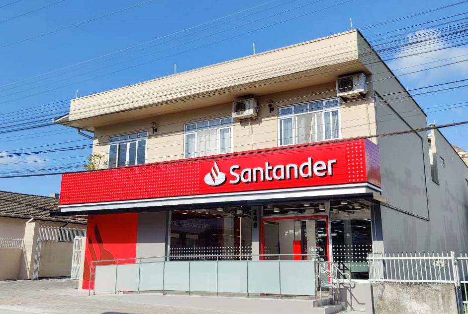 Santander inaugura agência em São Francisco do Sul