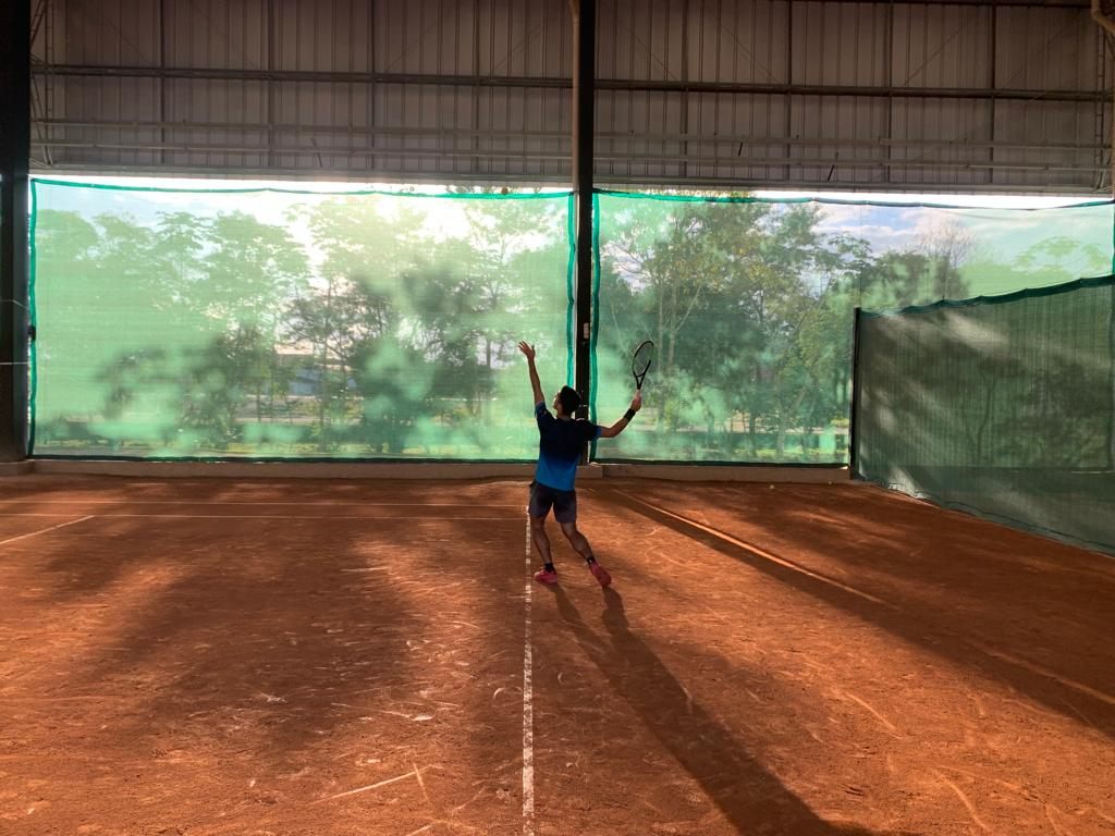 Level Garden Sports promove aula gratuita de tênis em Joinville